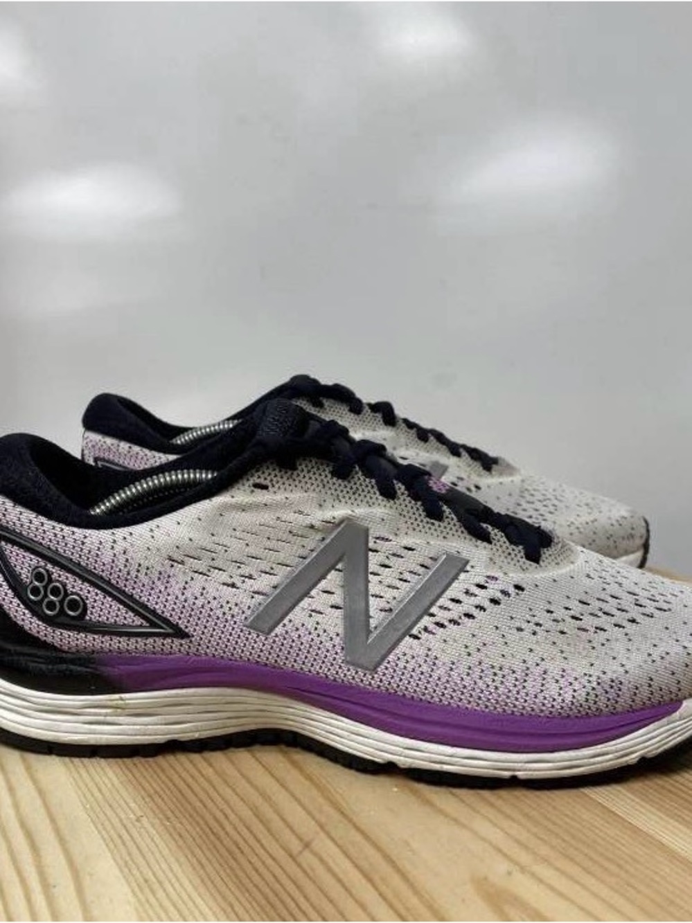 New Balance 880v9 Running Shoes White Purple Black W880WT9 Women’s Size 10.5